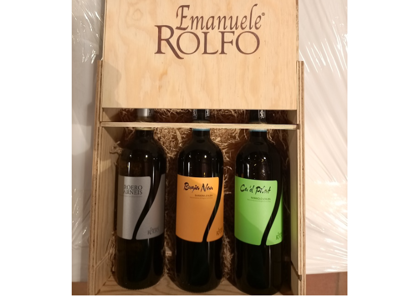 I giovani del Roero, confezione in cartone da 3 bottiglie: Roero Arneis, Barbera d'Alba Bugia Nan e Nebbiolo d'Alba.
